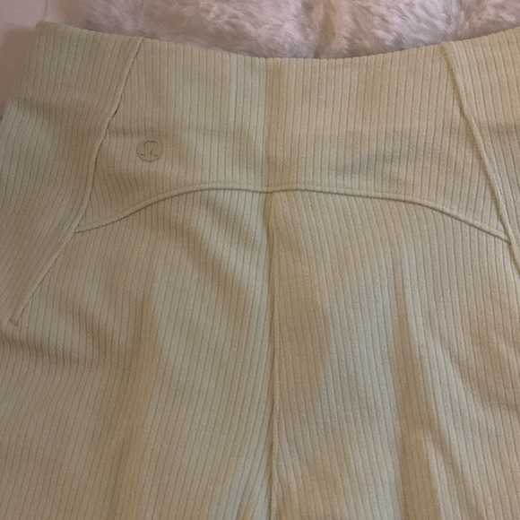 Lululemon softstreme shorts - Picture 4 of 4